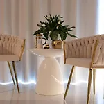 아파트 Gold Luxury Romantic Private Jacuzzi & Sauna